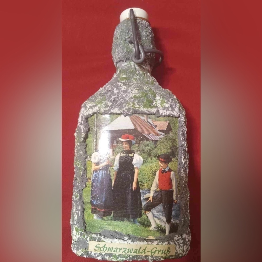 VINTAGE SCHWARZWALD-GRUB LIQUOR/FLASK FROSTED WITH ELEGANT PICTURE IN MIDDLE❤️